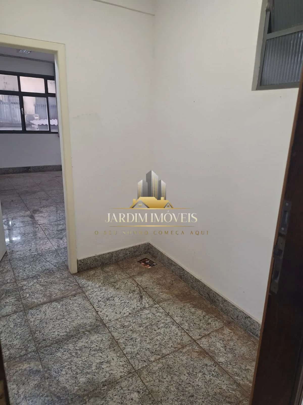 Excelente sala comercial no Centro de BH.